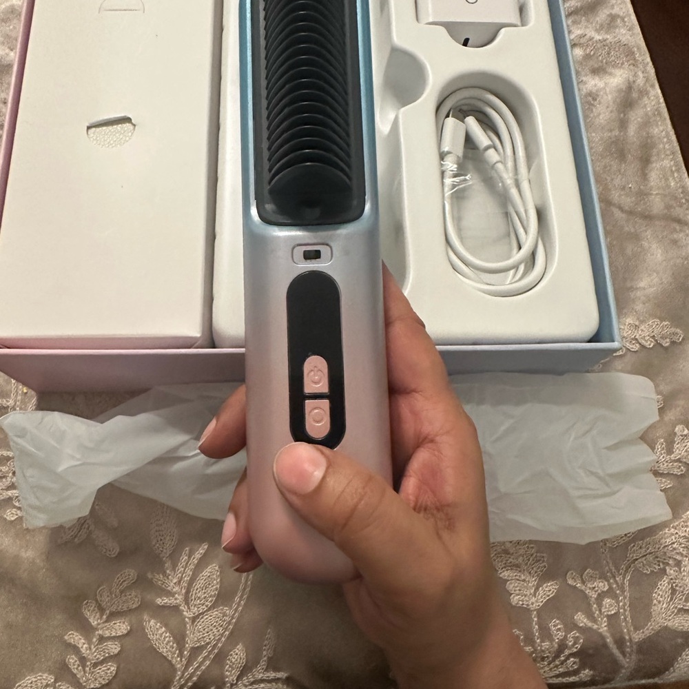 Pink Gradient Hair Straightening Brush for Women - Smooth & Frizz-Free Styling